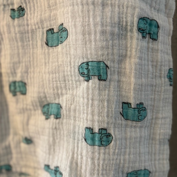 Aden + Anais Blue and White Elephants Baby Muslin Blanket 100% Cotton. 45” x 42” - Picture 2 of 5